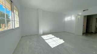 Piso en alquiler en El Mayorazgo - El Limonar en Málaga