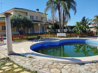 Chalet en venta en Torrequinto en Alcalá de Guadaira