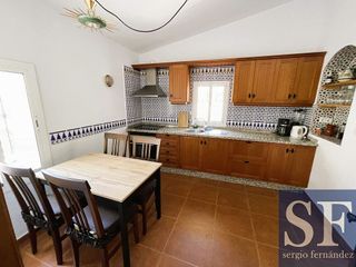 Casa adosada en venta en Sayalonga