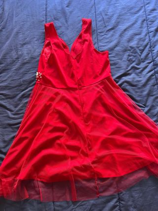 Vestido rojo elegante perlas
