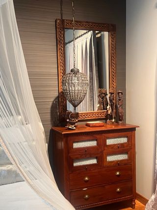 Cabecero, Cómoda y Espejo de Madera