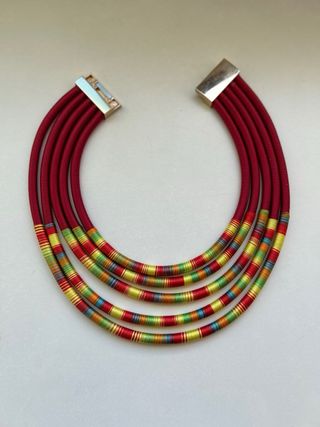 Collar africano multicapa rojo