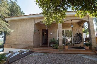 Chalet en venta en Salteras