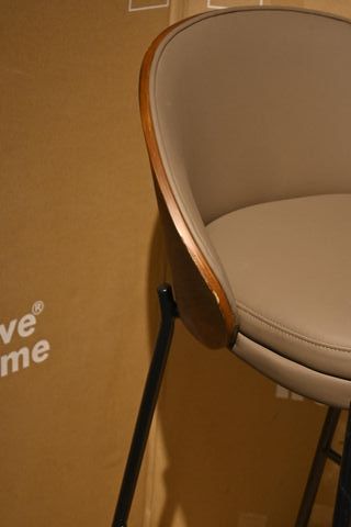 Sgabello Kave Home Eamy ecopelle marrone