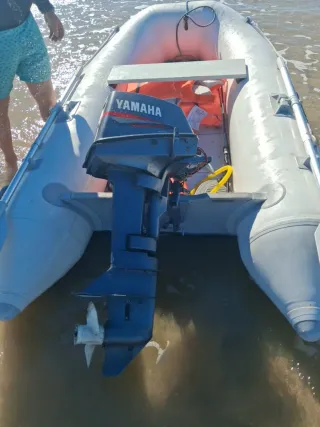 Neumática con motor Yamaha 8cv
