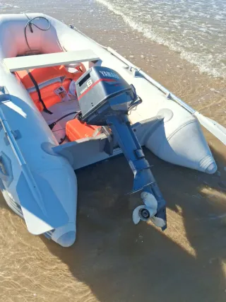 Neumática con motor Yamaha 8cv