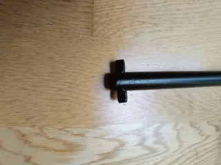 Llave de ruedas negra