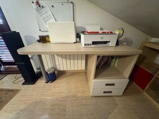 Urge!!!! Cama juvenil, escritorio y estantería