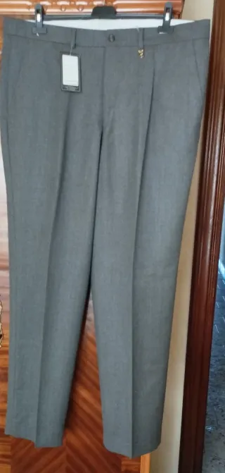 Pantalón de vestir gris talla 54 nuevo
