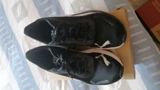 Zapatillas deportivas Puma negras y blancas