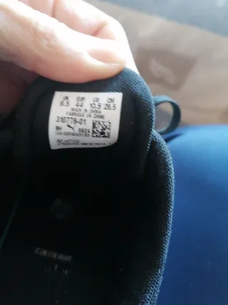 Zapatillas deportivas Puma negras y blancas