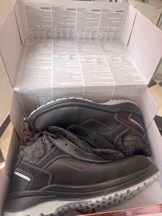 Botas de seguridad PANTER negras y rojas