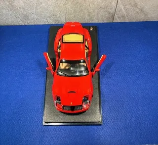 Hot Wheels Ferrari 550 Maranello 1:18