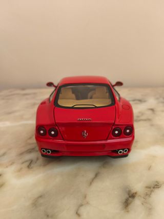 Ferrari 550 Maranello 1:18 Hot Wheels