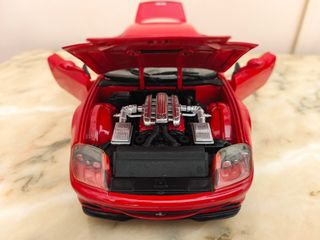 Ferrari 550 Maranello 1:18 Hot Wheels
