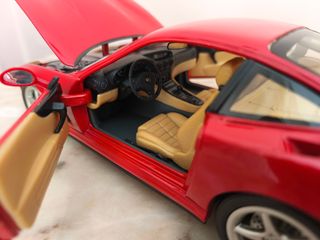 Ferrari 550 Maranello 1:18 Hot Wheels