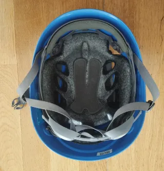 Casco de montaña