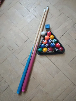 Palos y bolas de billar infantiles
