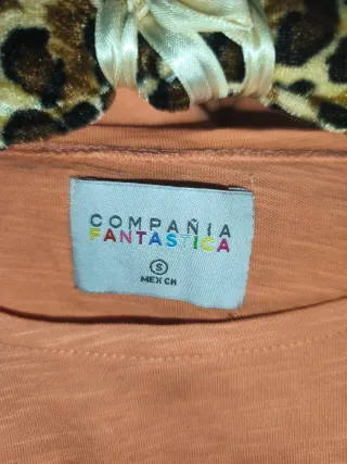 Camiseta naranja sin mangas