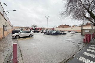 Local comercial en venta en Fuentebella-San Felix-El Leguario en Parla