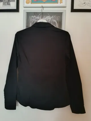 Camicia nera leggera