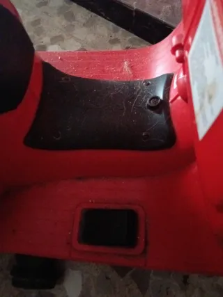 Vespa para niño roja