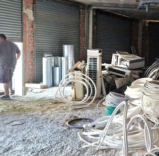 Local comercial en venta en Port Esportiu - Puig Rom - Canyelles en Roses