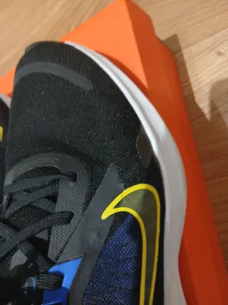 Zapatillas Nike Quest 5 Negras,azules y Amarillas