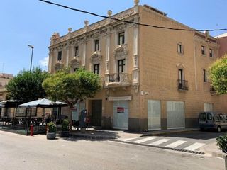 Local comercial en alquiler en Amposta