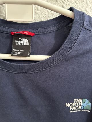 *Camiseta azul marino talla XL The North Face