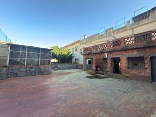 Edificio en venta en Sant Vicenç dels Horts