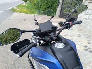 QJMotor SRT 800 Azul y Gris