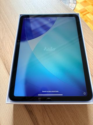 iPad 10ª Gen 64GB Blu Marina