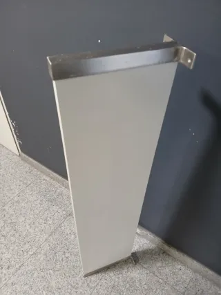 Scaffalatura Ikea 120x28cm con supporti metallici