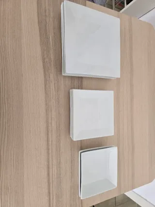 Vajilla de porcelana blanca cuadrada