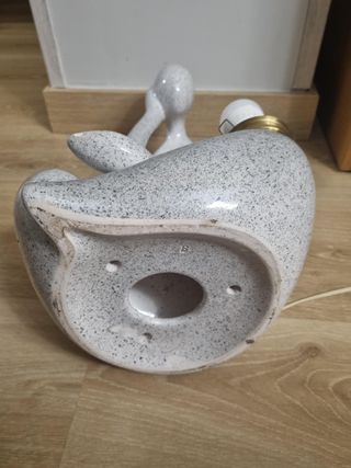 Lámpara cerámica figura humana gris