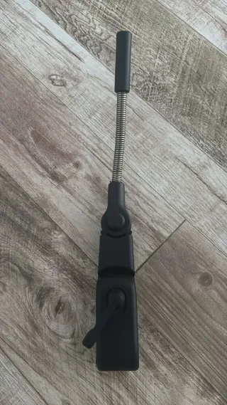 Soporte flexible para parasol de cochecito