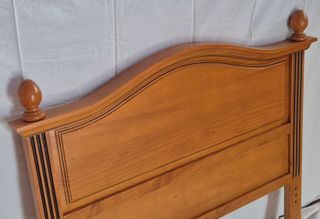 Cabecero y pie de cama de madera color miel