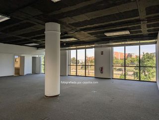 Oficina en alquiler en Sant Just Desvern