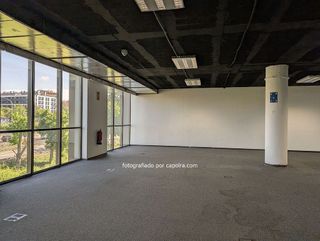 Oficina en alquiler en Sant Just Desvern