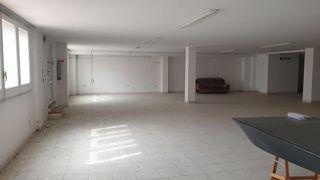 Local comercial en alquiler en Creu de la Mà - Rally sud en Figueres