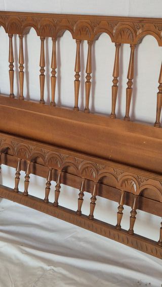 Cabecero y pie de cama madera estilo castellano