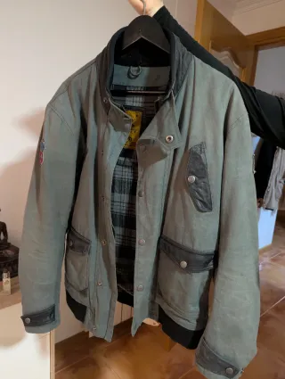 Chaqueta de moto con protecciones