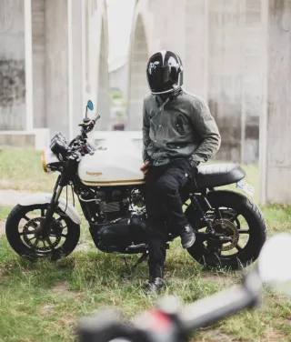 Chaqueta de moto con protecciones