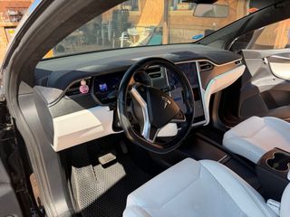 Tesla Model X 2017