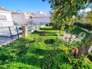 Chalet en venta en Zona Avda. Juan de Diego - Parque Municipal  en Bormujos