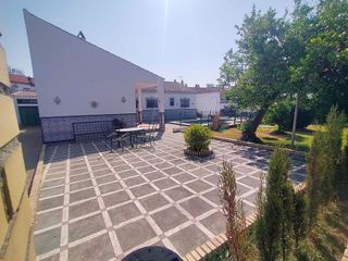 Chalet en venta en Zona Avda. Juan de Diego - Parque Municipal  en Bormujos
