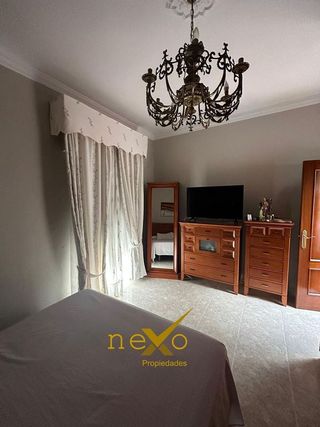 Chalet en venta en Carmona