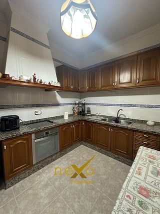 Chalet en venta en Carmona