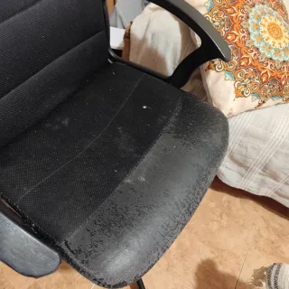 Silla de oficina negra. Precio negociable.